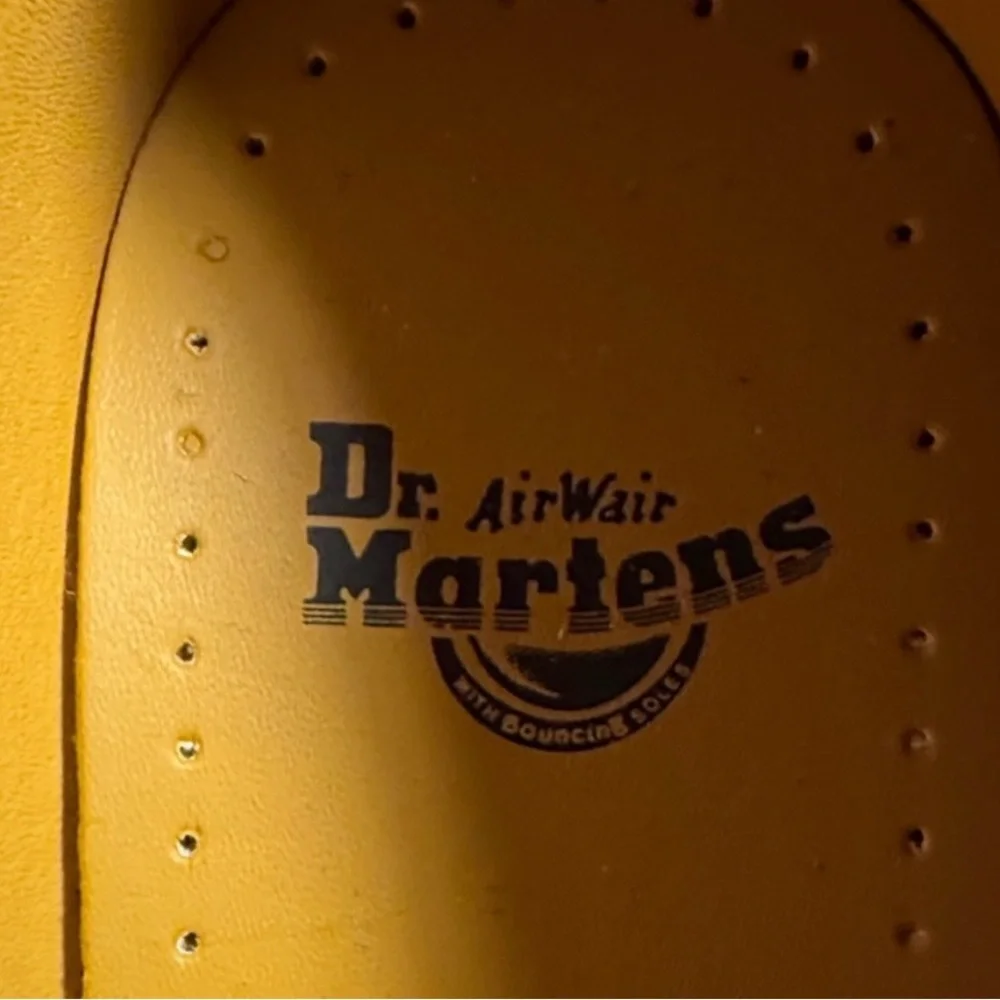 NWT Dr. Martens Pink Shoes - Picture 5 of 6